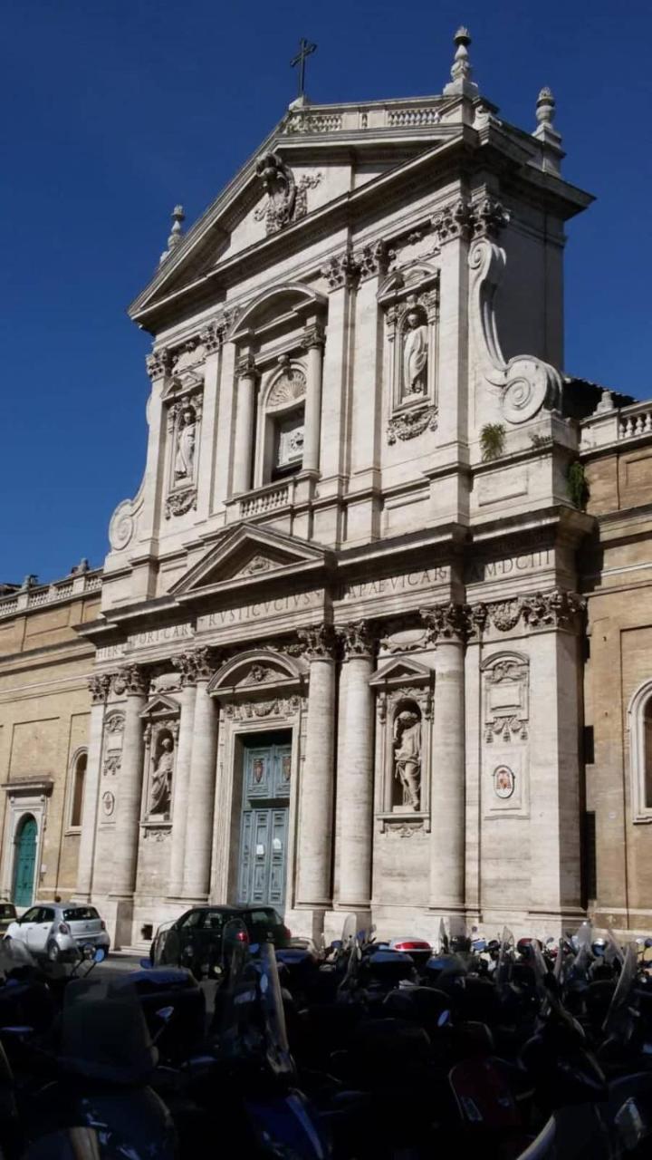 Garden's Elide Rome
